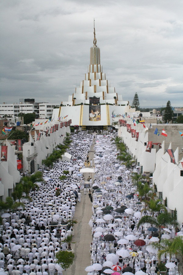 The legacy of Samuel Joaquín Flores, Mexico’s most controversial church ...